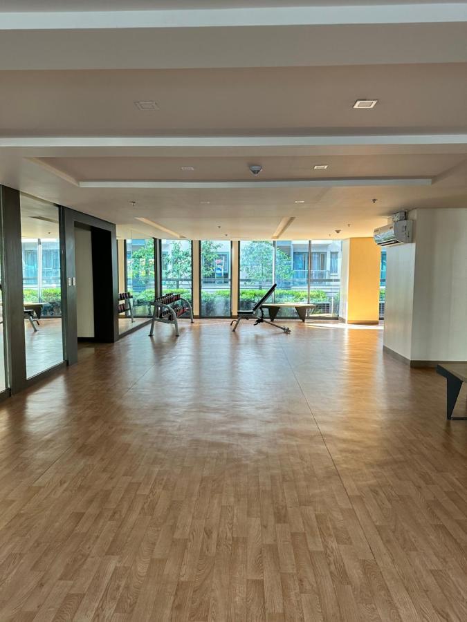 81 Newport Condominium Cluster 5 3A By Rechelle Nunag Pasay Kültér fotó