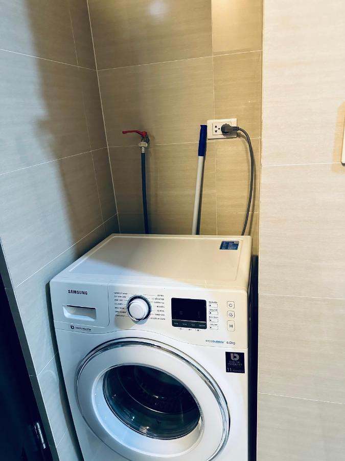 81 Newport Condominium Cluster 5 3A By Rechelle Nunag Pasay Kültér fotó